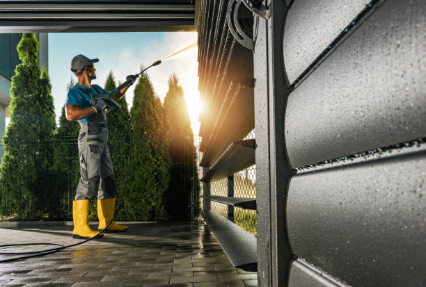 Best Animal Enclosure Cleaning  in Thornwood, NY